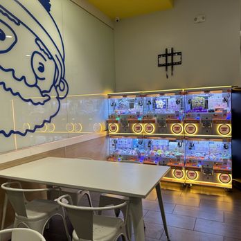 Beard Papa's - Desserts Near Me - Las Vegas, Nevada