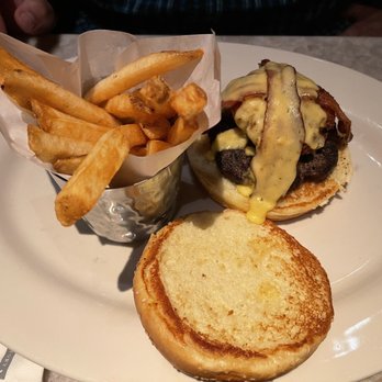 The Cheesecake Factory - Mac & Cheese Burger - American Near Me - Corpus Christi, Texas The Cheesecake Factory - Mac & Cheese Burger - American Near Me - Corpus Christi, Texas