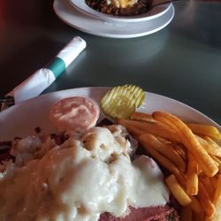 Flaherty's Three Flags Inn - Reuben with fries