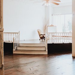Local APX Market - Venue Features: original tin tile ceiling, hardwood floors and lots of natural light.