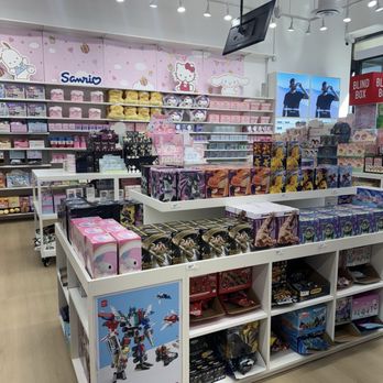 Miniso - Accessories Near Me - Emeryville, California