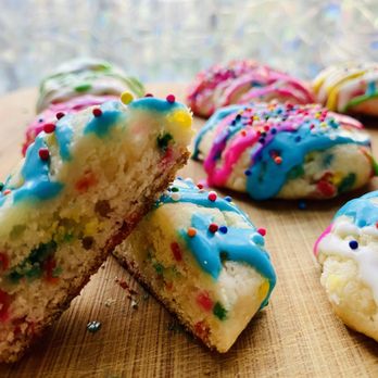 Chips And Dough - "Funfetti" birthday cookies - Desserts Near Me Chips And Dough - "Funfetti" birthday cookies - Desserts Near Me