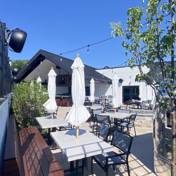Crosby's Kitchen - Beautiful outdoor patio w/dining, bar & TV's   Perfect time of the year - American Near Me - Niles, Illinois