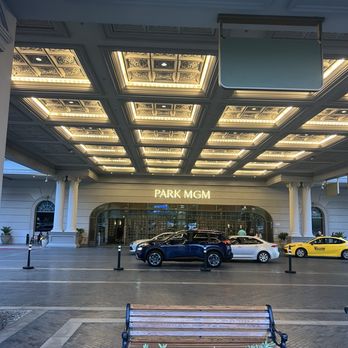 Park MGM - Front entrance valet - Hotels Near Me - Las Vegas, Nevada Park MGM - Front entrance valet - Hotels Near Me - Las Vegas, Nevada