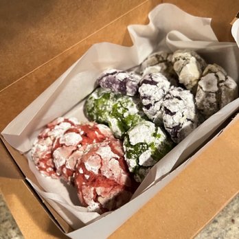 Cloverleaf Coffee & Bakery - Crinkle Cut Cookies - February box - Desserts Near Me - Temple City, California Cloverleaf Coffee & Bakery - Crinkle Cut Cookies - February box - Desserts Near Me - Temple City, California