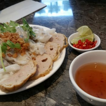Que Ling Restaurant - Banh cuon $6.25. The large pho is $7.10 (it's not pictured) - Vietnamese Near Me - Toronto, Ontario Que Ling Restaurant - Banh cuon $6.25. The large pho is $7.10 (it's not pictured) - Vietnamese Near Me - Toronto, Ontario