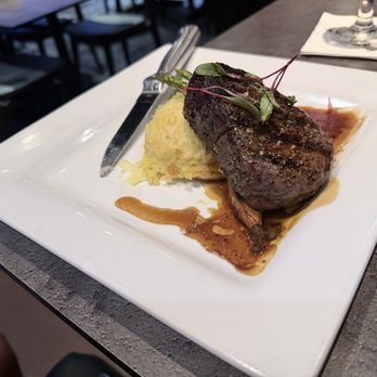 Sharks Underwater Grill - Filet mignon - New American Near Me - Orlando, Florida Sharks Underwater Grill - Filet mignon - New American Near Me - Orlando, Florida