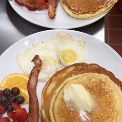 Falls Cafe & Canoe