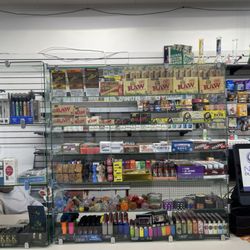 Mountain Variety Store - Raw paper , Bob marley paper, Grabba , Lighters, Ez wider paper, Grinder, Glass pipe , Elements paper