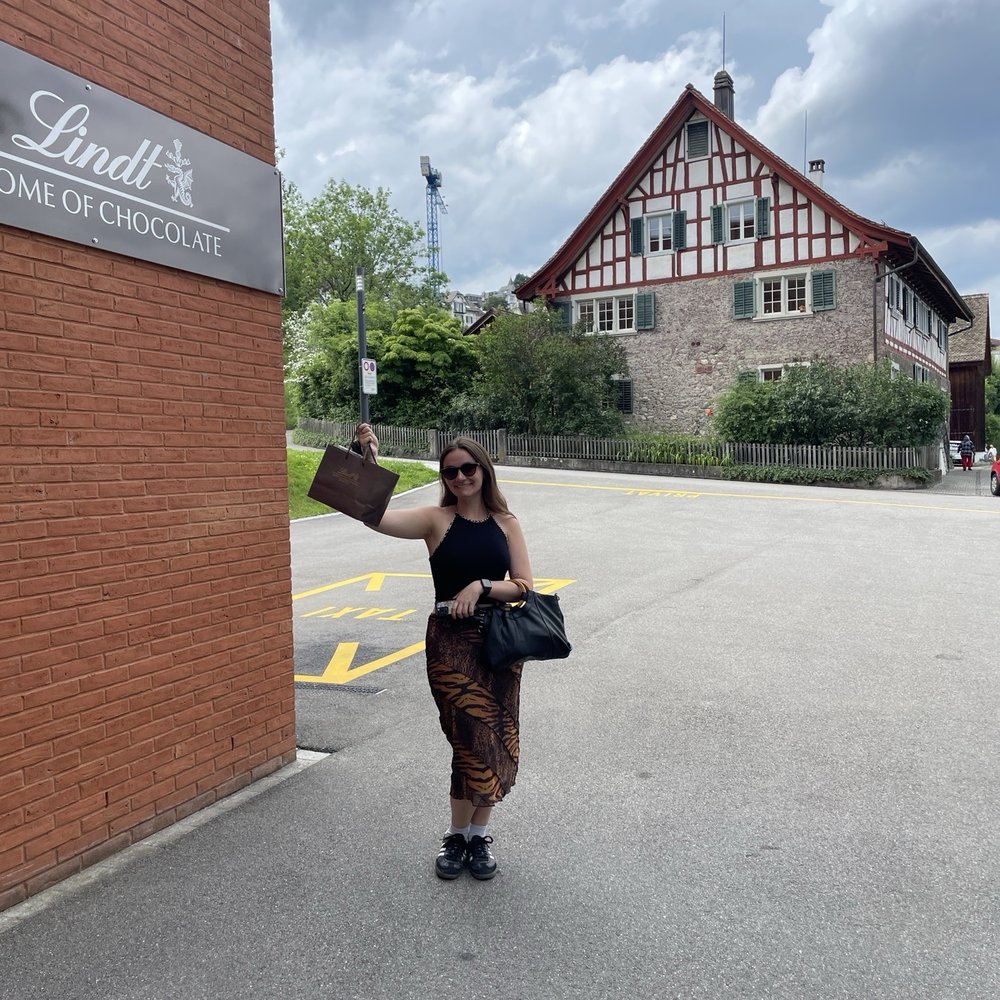 Lindt Factory Outlet - Chocolatiers & Shops Near Me - Kilchberg, ZH