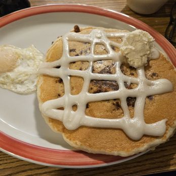Running Bear Pancake House - Cinnamon Roll Pancakes - Breakfast & Brunch Near Me - West Yellowstone, Montana