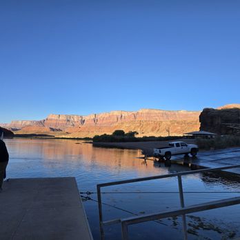 Horseshoe Bend - The dock we meet at - Hiking Near Me - Page, Arizona