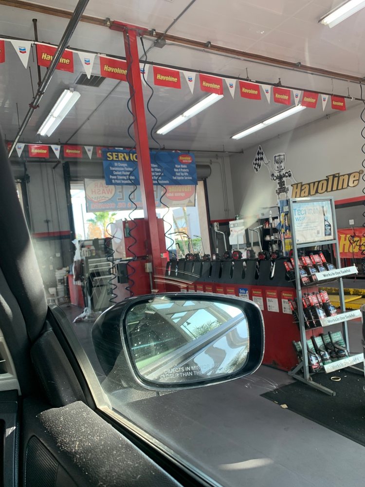 HAVOLINE EXPRESS LUBE 2250 N Fairview St, Burbank, California Oil