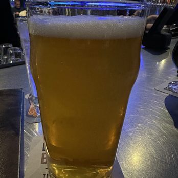 Yard House - House Honey Blonde 4.9% Honey Beer, Escondido, CA - New American Near Me - Orlando, Florida Yard House - House Honey Blonde 4.9% Honey Beer, Escondido, CA - New American Near Me - Orlando, Florida