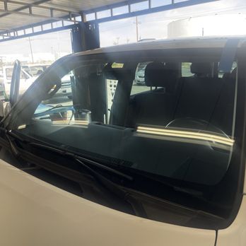 Low Price Auto Glass - Auto Glass Services Near Me - Bloomington, California
