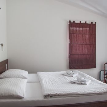 U Fořta - Pokoj F2 v Seníku - Hotels Near Me - Hřensko, US U Fořta - Pokoj F2 v Seníku - Hotels Near Me - Hřensko, US