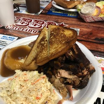 The Hickory Stik - Bbq was amazing here! - Barbeque Near Me - Hutchinson, Kansas