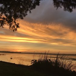 Buddy's Lakeside Park - Sunrise over the water