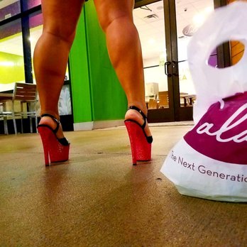 Salata - She ha sa lata legs. (and knows how to use them) - Salad Near Me - Friendswood, Texas