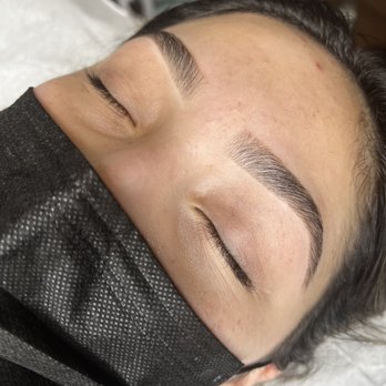 Amanda Gibbons Brows  - Brow tweeze only - Eyebrow Services Near Me - Austin, Texas