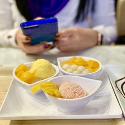 Hui Lau Shan 1273 Photos 5 Reviews Desserts 5365 Alton Pkwy Irvine Ca Phone Number Yelp