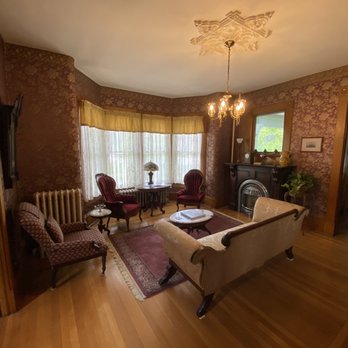 Maplecroft Bed & Breakfast - Bed & Breakfast Near Me - Barre, Vermont