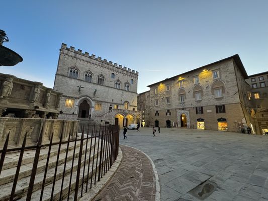 Palazzo dei Priori by null