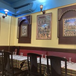 Anika - Interior