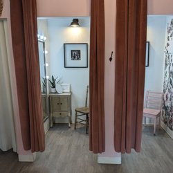 Trove Fashion - Fitting rooms