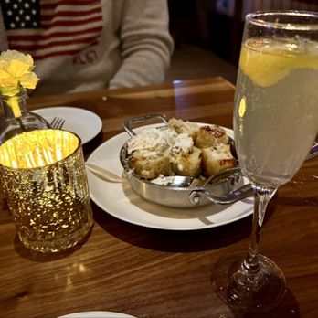 North Italia - White Truffle Garlic Bread & Limoncello Sbagliato - Italian Near Me - Greensboro, North Carolina North Italia - White Truffle Garlic Bread & Limoncello Sbagliato - Italian Near Me - Greensboro, North Carolina