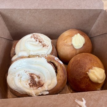 Kirari West - Cinnamon rolls and custard bread 10 out of 5 - Bakeries Near Me - Portland, Oregon Kirari West - Cinnamon rolls and custard bread 10 out of 5 - Bakeries Near Me - Portland, Oregon