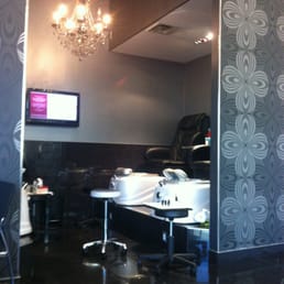4 chairs at Pedicure station