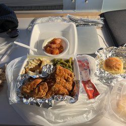 Boyd's New Generation - This is the Chicken dinner w/three sides, roll and dessert.