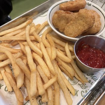 Meyers Manx Cafe - kids meal - nuggets and fries - New American Near Me - Los Angeles, California