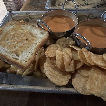 The Yard - Grilled cheese & tomato soup - American Near Me - Pittsburgh, Pennsylvania