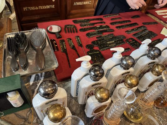 Officine Universelle Buly 1803 by null