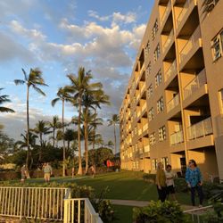 Menehune Shores Condominium - The building