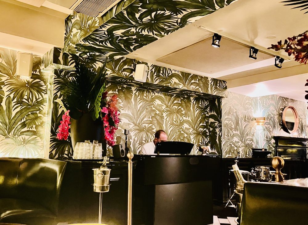 MELODY’S PIANO BAR Updated November 2024 39 Photos & 48 Reviews