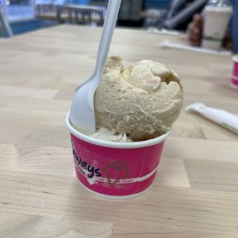 Castaways Ice Cream - Small Birthday Cake Ice Cream - Ice Cream & Frozen Yogurt Near Me - Honolulu, Hawaii Castaways Ice Cream - Small Birthday Cake Ice Cream - Ice Cream & Frozen Yogurt Near Me - Honolulu, Hawaii