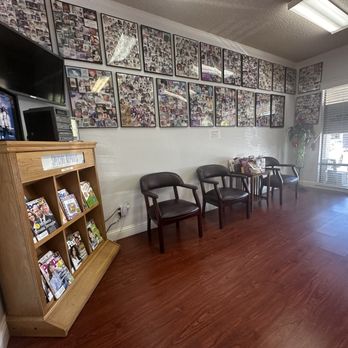 Sharon de Edwards, M.D. - Waiting area - Obstetricians & Gynecologists Near Me - Pittsburg, California