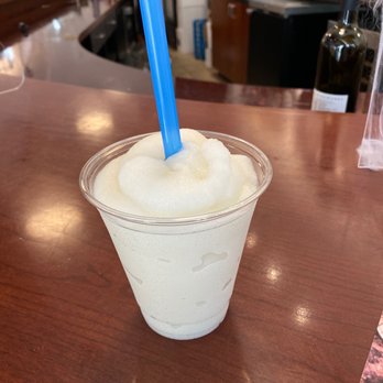 KC Wineworks - White peach wine slush - Wine Tasting Room Near Me - Kansas City, Missouri