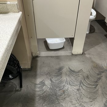 Ukiah Valley Athletic Club - Bucket all over. Unsanitary! - Circuit Training Gyms Near Me - Ukiah, California Ukiah Valley Athletic Club - Bucket all over. Unsanitary! - Circuit Training Gyms Near Me - Ukiah, California