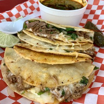 Jamie's Barbecue And Mini Tacos - Birria tacos - yum - Food Trucks Near Me - Austin, Texas Jamie's Barbecue And Mini Tacos - Birria tacos - yum - Food Trucks Near Me - Austin, Texas