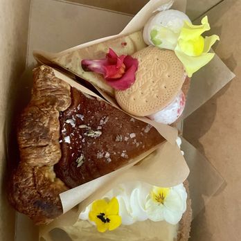 Skylar Bryce Bakery - Pie box! - Desserts Near Me