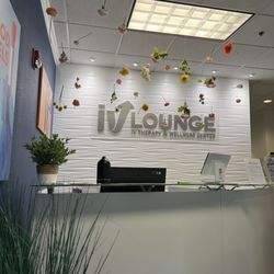 IV Lounge - Lobby