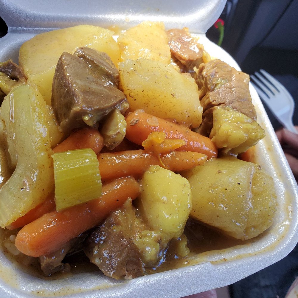 Scoopers Kitchen - Micro mini, beef curry just rice and curry no mac or toss with the micro - American Near Me - Waipahu, Hawaii Scoopers Kitchen - Micro mini, beef curry just rice and curry no mac or toss with the micro - American Near Me - Waipahu, Hawaii