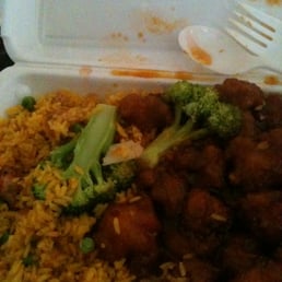 General Tso's chicken with fried rice.. ehhh General Tso's chicken with fried rice.. ehhh