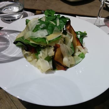 Romantica - Arugula and pear salad - Argentine Near Me - Puerto Iguazú, N