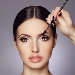 Rae Cosmetics - The award winning Rae Cosmetics team of professional artists include makeup, brows and hair stylists, at the studio or on location.