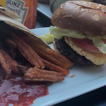 Citizen Burger Bar - Burgers Near Me - Charlottesville, Virginia